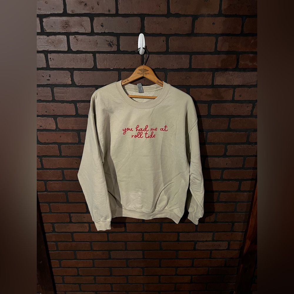 Gildan Alabama woman’s Large sweatshirt